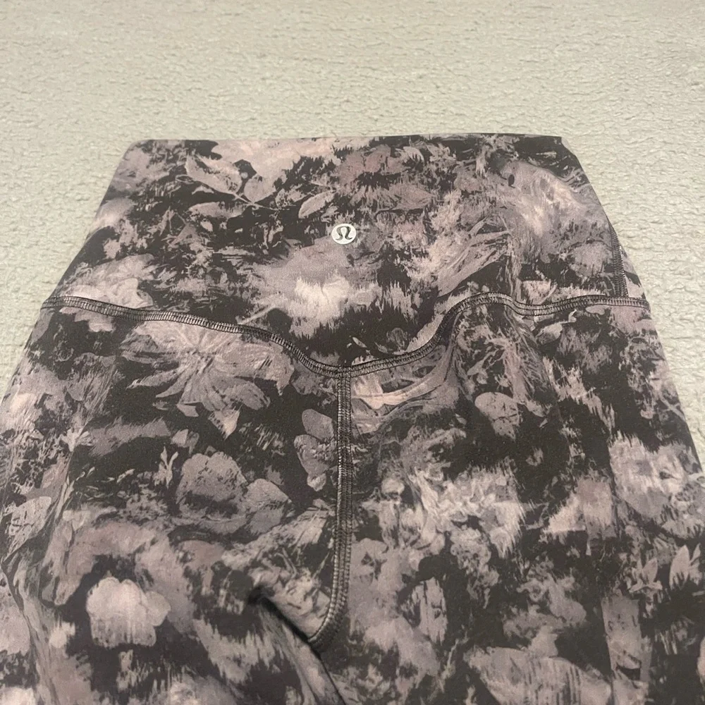 Lululemon Size 4 Floral Illusion Ice Grey Multi Align Pant II 25”